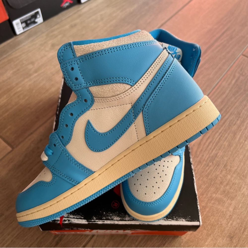 Air Jordan 1 Retro High OG GS - Picture 3 of 7